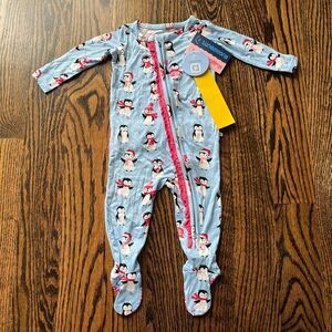 NWT - Ruffle Butts Snow Penguin Bamboo Footies (3-6M)